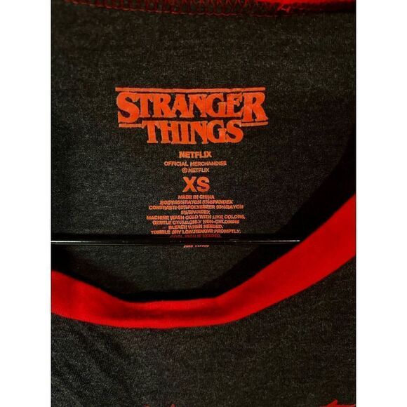 Stranger things Steve Harrington babysitter service raglan baseball shirt xs - Picture 3 of 3